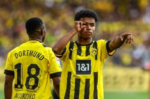 mk体育官网首页-梅开二度！阿德耶米本赛季已打入11球，加盟多特以来个人最好成绩