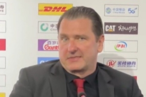 凯撒：我的合同今天到期 很乐意继续带这帮球员 明天会与管理层谈