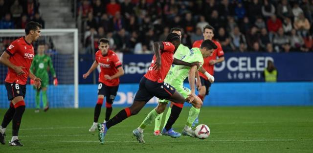 弗利克极限轮换吃苦果，巴萨吞四球联赛首败